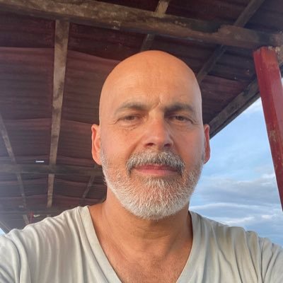 ״ובתוך הדפים של הזמן שאבד, אנשים נגמרים ברגע אחד.״ (אימפריות נופלות לאט, דן תורן)