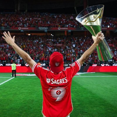 A vida fez-me do Benfica e eu fiz do Benfica a minha vida // Compte secondaire 🎾 : @LuckyLoser78