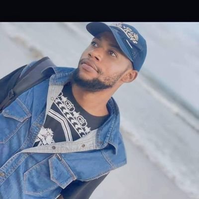 Nedu_official_'s profile picture. no matter what comes your way try and be Happy and free your mind . you have know reasons to be sad...☺️