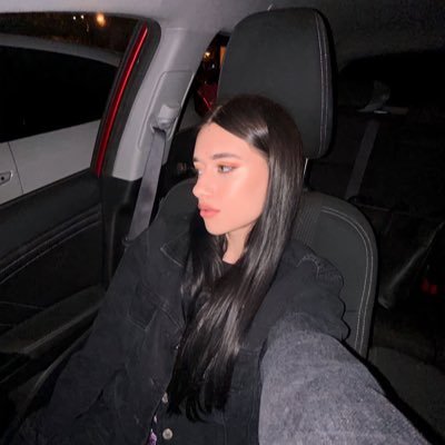 livia_crs's profile picture. female csgo player                        instagram: https://t.co/XxxDq6LMGm                                               1v1nusufla1