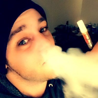 just a stoner 💨 none. who makes videos on YouTube. also a tiktoker,nomad traveler, #free here for the big ass blunts, tips: CA- $doobiesmokezzz 💨🔥