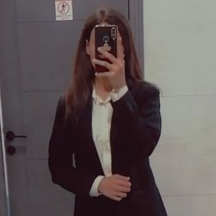 rafya_malik's profile picture. 