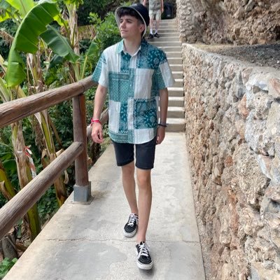 Almería. Hago vídeos de furbo en ig y tiktok⚽️ Código CtrlChriz10 en smilke☕️. Afiliado en Twitch⬇️⬇️