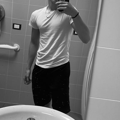 francescopag8's profile picture. 🙅‍♂️