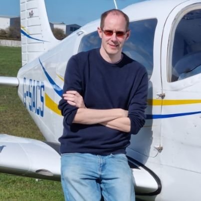 Life long Leeds Utd fan & season ticket holder in the Kop. Qualified Private Pilot.