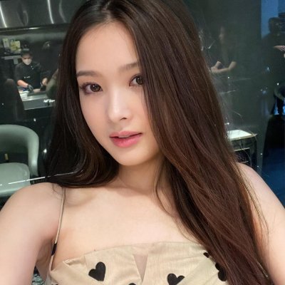 kimmy_ord's profile picture. Look back, and smile on perils past.