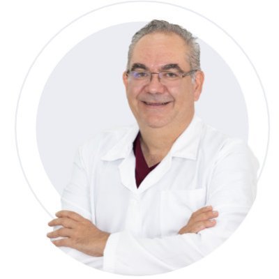 Médico especialista en Gastrocirugía. Egresado del Centro Médico Nacional Manuel Ávila Camacho del IMSS.