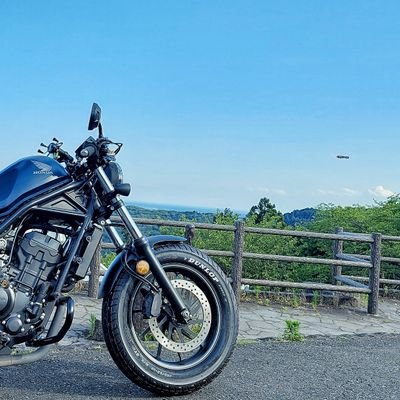 xy93NYFbpJGSHXc's profile picture. 2020年７月レブル購入、休日ツーリングとゴルフを楽しんでるおっさんですが、よろしくお願いします。無言フォロー失礼します。
#レブル250
#バイクのある生活
#バイクのある風景
#バイク好きと繋がりたい
#レブルのある風景