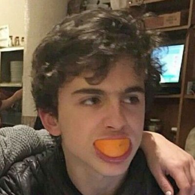 mckwekkwek's profile picture. a sobbing pathetic simp directed by greta gerwig