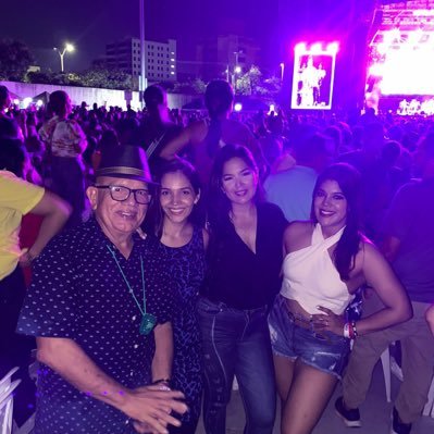 Angelfdelrio's profile picture. Ni tengo ni necesito, y cuando necesito tengo. Como llora la jauría de delincuentes del CD, esto es vivir sabroso. vamos a cambiar Colombia 🇨🇴