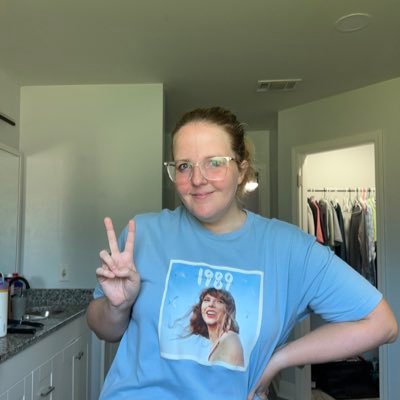 friends fanatic. nyc lover. pots warrior. cystic fibrosis warrior. swiftie4life.