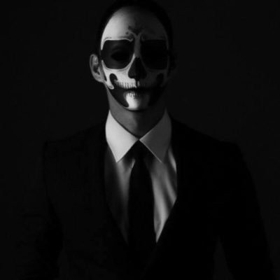 تعجبني الأرواح الراقيه التي تحترم ذاتها وتحترم الغيرعندما تتحدث تتحدث ب عمق ، تطلب ب أدب ، تمزح ب ذوق ، وتعتـذر ب صدق