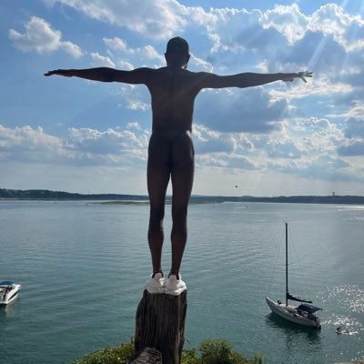 DeeJ90_215's profile picture. 