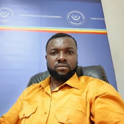 Journaliste Chroniqueur Politique, Éditeur et CEO du Média en ligne
 https://t.co/yvh294vpIJ 
WhatsApp : +243 820 145 386
E-mail : Pascalnzogu02@gmail.com