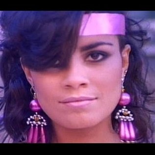 🇵🇷 Brand new Lisa Lisa Stan. 
Follow the The Real Lisa Lisa at https://t.co/LCrbiF7r69 
First Latina Pioneer of Latin Hip Hop RnB 🇵🇷