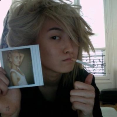 prg3m's profile picture. look at pinned