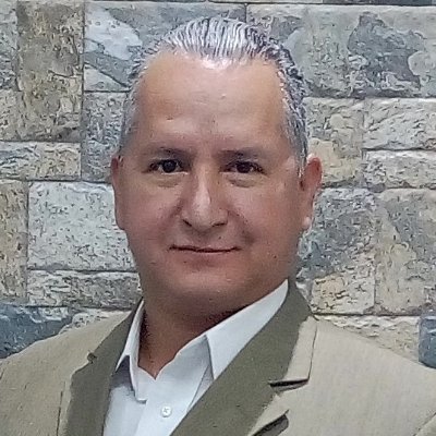 Abogado, Notario y Consultor empresarial, especialista en litigios de impuestos y aduaneros, con más de 18 años de experiencia profesional.