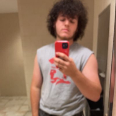 helpmeimill's profile picture. I get bitches apparently she/they also I lied about getting bitches😿 @pissybongwater’s pookie