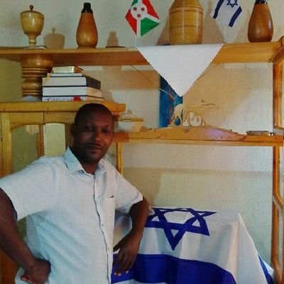 NIYUNGEKOEmman1's profile picture. 