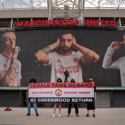 Female Fans Against Greenwood's Return