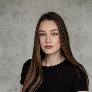 verdicek's profile picture. iOS Engineer & wannabe surfer 🏄🏻‍♀️