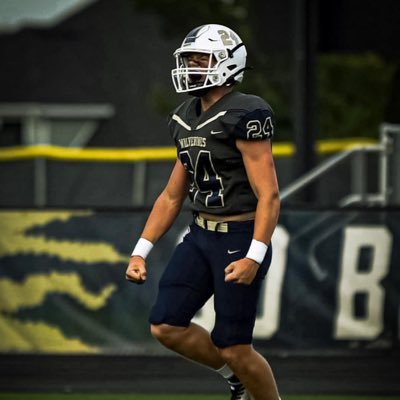 Bentonville West Football                          5’11 / 190 lbs / OLB , Long Snapper / 405 Squat , 250 Bench , 250 Power Clean / 4.8 - 40 time