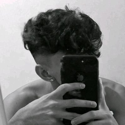 riyxad_'s profile picture. “𝐁𝐞𝐟𝐨𝐫𝐞 𝐢𝐭’𝐬 𝐭𝐨𝐨 𝐥𝐚𝐭𝐞, 𝐥𝐢𝐯𝐞 𝐭𝐡𝐞 𝐥𝐢𝐟𝐞 𝐲𝐨𝐮’𝐯𝐞 𝐚𝐥𝐰𝐚𝐲𝐬 𝐝𝐫𝐞𝐚𝐦𝐞𝐝 𝐨𝐟𝐌𝐚𝐢𝐧 👌🏻.” Real Madrid 🤍 Chelsea 💙