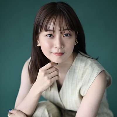好きな女優は深川麻衣さんと伊藤純奈さんです。好きな女性は寺田蘭世さんです