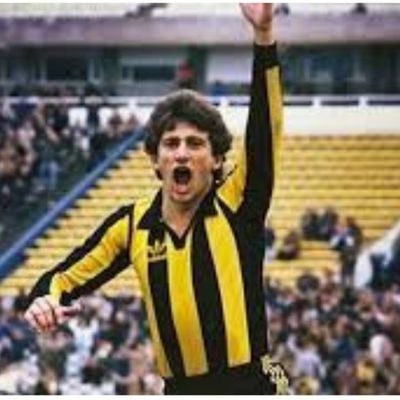 hincha huevos y de Peñarol ,hijo ideologico de una mente maestra