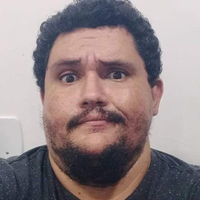 Gosta de Café com Leite, Pizza, Lasanha e Churrasco. Fã de Sci-fi e Fantasia Urbana. Dedicado a RPG e a História, seja ela a nossa ou a da cabeça das pessoas.