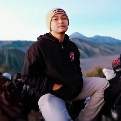 Menjelangfajar_'s profile picture. NEW LIFE