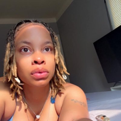 SunshineLuvsFyn's profile picture. Fatt Pretty Pussy That Loves Cumming, On You 😉 🍆or your👄 $Queensunshineloves FaceTime call