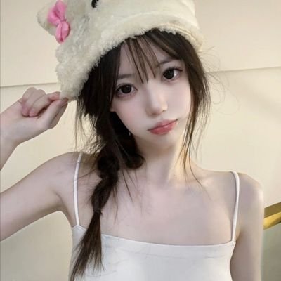 URC76cfEzR40797's profile picture. 