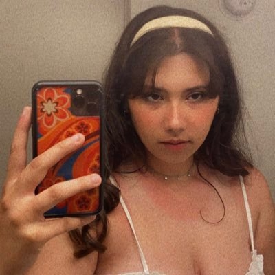 filmwithgrace's profile picture. in the case of an emergency, suck on a caprisun and know that this is god’s plan