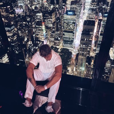 📈Full-time Futures Trader | $NQ & $ES 🎯 FREE Discord Server 👇👇