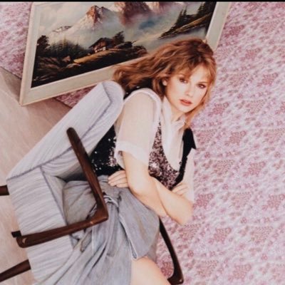 t1_3r's profile picture. 親の影響で小さい時からずーっと大好きtaylor 🫶🏻