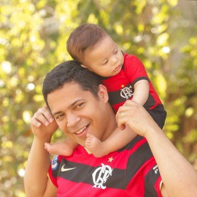 @Flamengo Formado em Comunicação Social com habilitação em Publicidade e Propaganda. Pernambucano da gema!