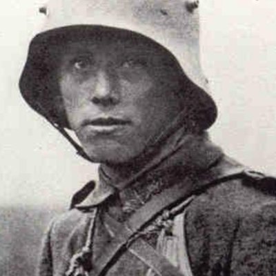 VFRaffles's profile picture. De oorlog in Oekraïne verwoest honderdduizenden jonge levens. Na de oorlog zeiden we "Dit nooit meer"