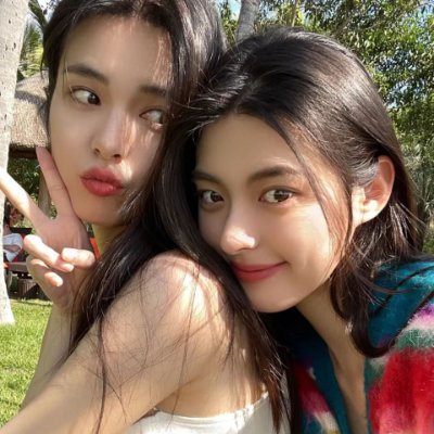 Monkeydace666's profile picture. 双胞胎姐妹入推，有一份正经工作，生活中一个大大咧咧,一个属于小可爱。喜欢拍照、旅游分享日常，有一点点反差，墙外展示另一面。随缘交友，文明交流，没素质的就不要来了哦，只喜欢成熟大叔，喜欢关注我们😊