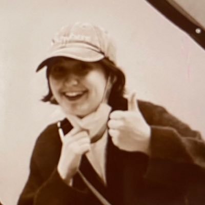 Graduate Student Modern Japanese Studies @HHU I student assistant @SeLL_HHU I Rep. @Modernes_Japan I FirstGen🧑🏻💻I they/them 🏳️🌈