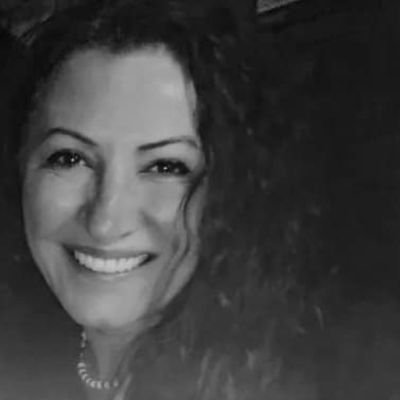 Sociologist, METU 1994; Univ. of Illinois (Urbana-Champaign) 2004; Editor at Idealkent Yay.