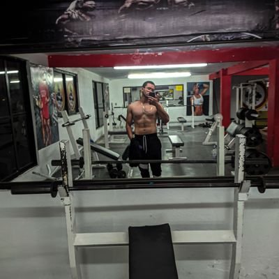 tovar12_sh's profile picture. Siempre extrañando al amor de mi vida.