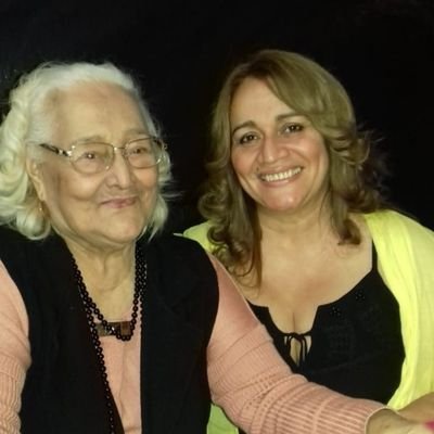 mirthavelazques's profile picture. 