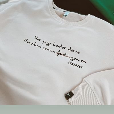 AkNeslihan3's profile picture. 