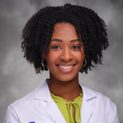 @dukeobgyn🤰🏿pgy-1 | lsuhsc som alum ‘23| retired hooper🏀@GreenwaveWBB ‘17 | semi-average rollerskater🛼 and #beyHIVE member. Tweets and ideas are my own!