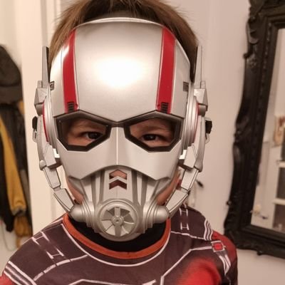 Podcaster on @spiderwomndaily , @itkmoonknight , @predpreypod and @ultspidercast - A Spider-Baby, High Priest, HOTU Clan member and Scarlet Pimp
