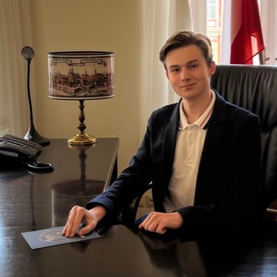 Przewodniczący @SMD_Trzebnica, radny Młodzieżowej Rady Powiatu Trzebnickiego, humanista, licealista.