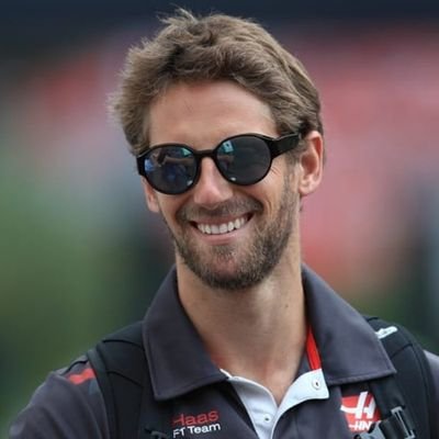 Hola soy Romain Grosjean, bienvenidos a Jackass