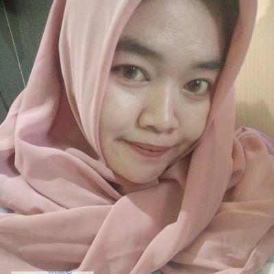 Bersuci dengan berwudhu, aku shalat bersimpuh sujud hanya kepadamu ya allah dan membacakan lantunan ayat suci mu al-Qur'an. | ♡Allah, My Parents, ♡Suami, Her'S