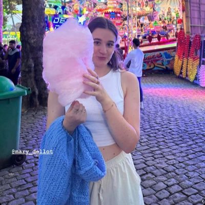 Mary63541799's profile picture. 21